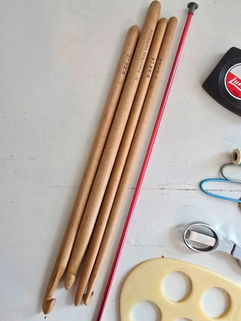 Vintage Crafting/Yarn Accessories Lot-Family Circle Loom Yarn Kaddy Hooks, Tools